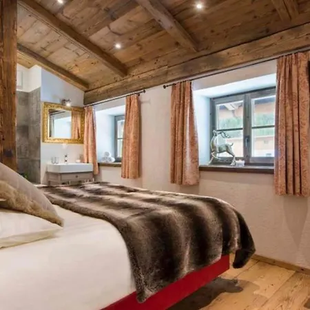 7br Modern Chalet Close To Mountains- If You Want To Book, Please Contact On Wh-ats-app - 0034-605-434-371 !!!! Villa