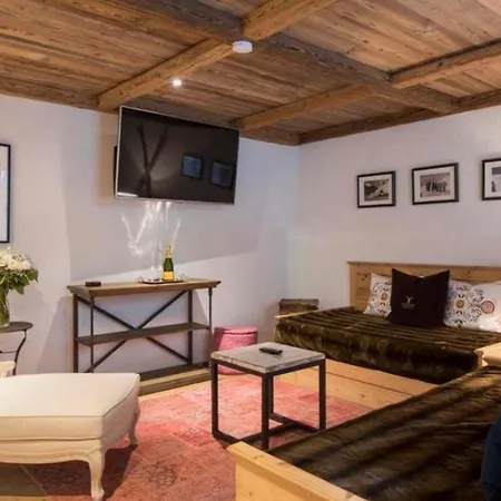 فيلة 7br Modern Chalet Close To Mountains- If You Want To Book, Please Contact On Wh-ats-app - 0034-605-434-371 !!!! *